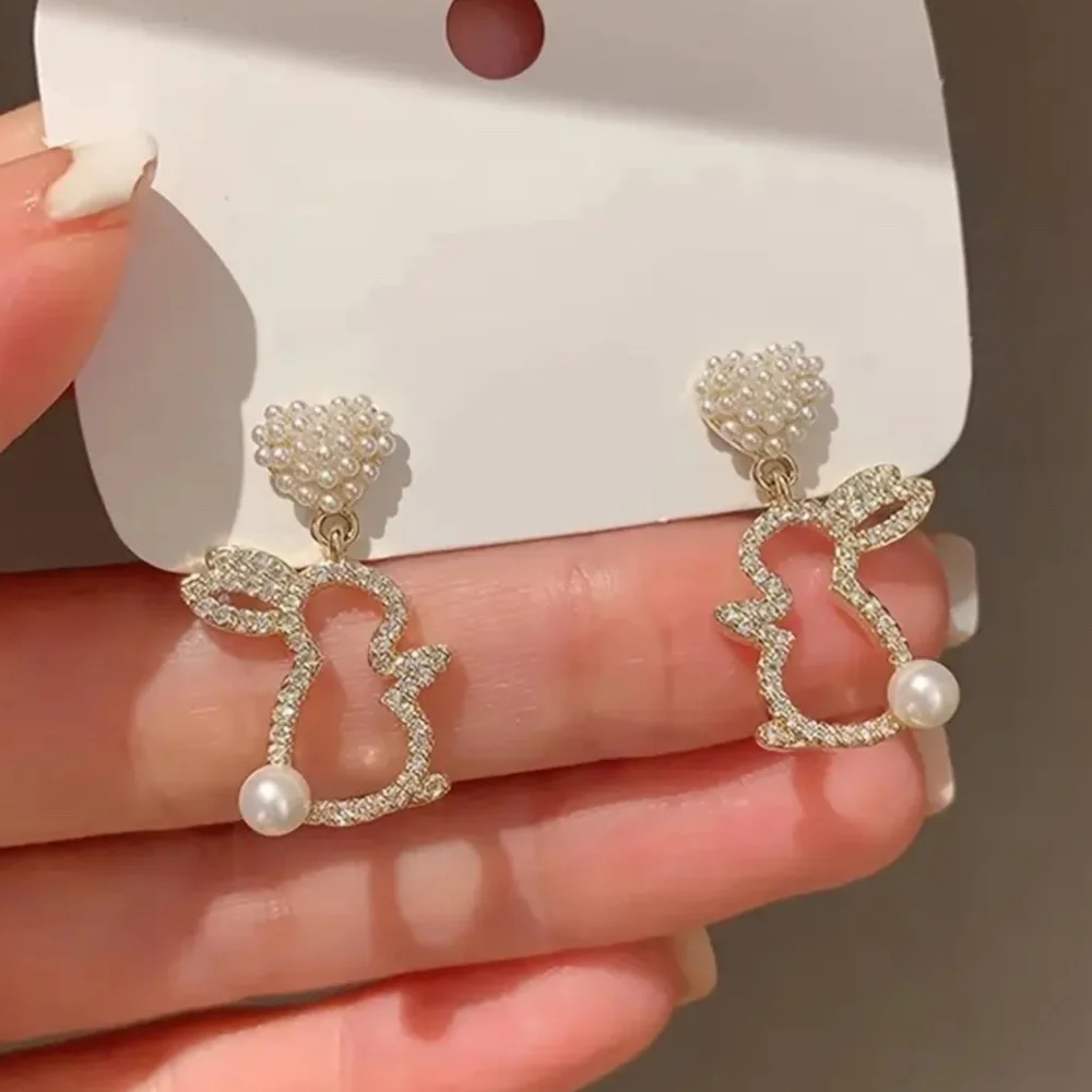 🎉Host Pick🎉NWT! Beautiful Bunny Pierced Post Dangle Earrings with Rhinestones!